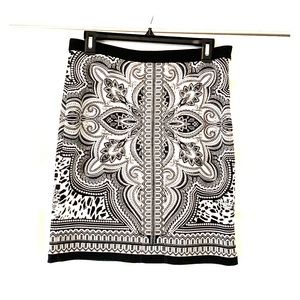 Rafaellla Black and white printed skirt 6P
